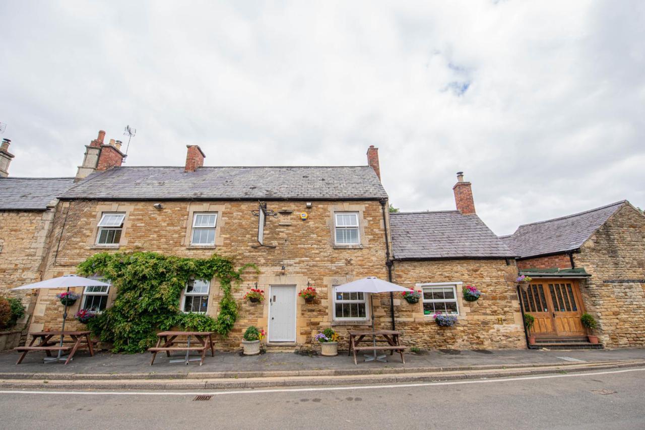 The George & Dragon Country Inn Seaton  Exterior photo